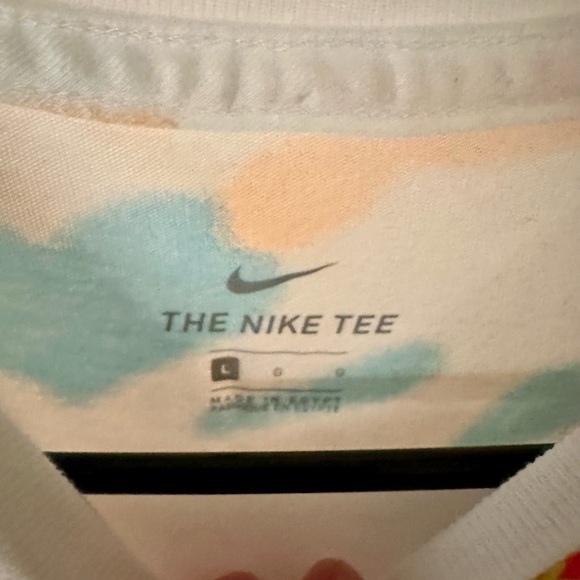 NEW!! Nike Unisex Youth Tee - Picture 3 of 4